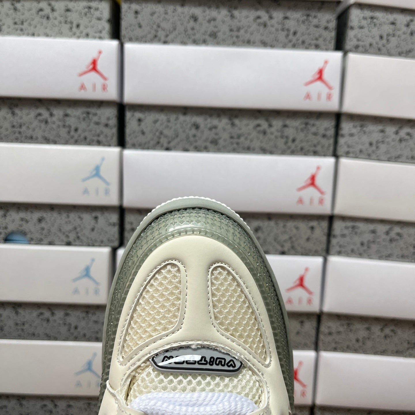 LV skate white oreo