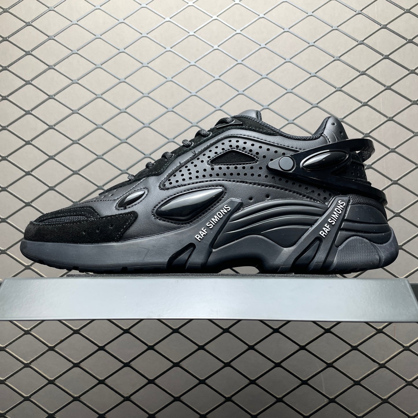 Raf Simons Cylon 21