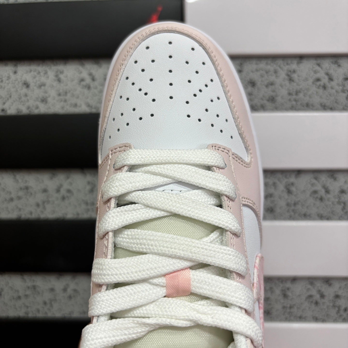 Nike Dunk pink flowers