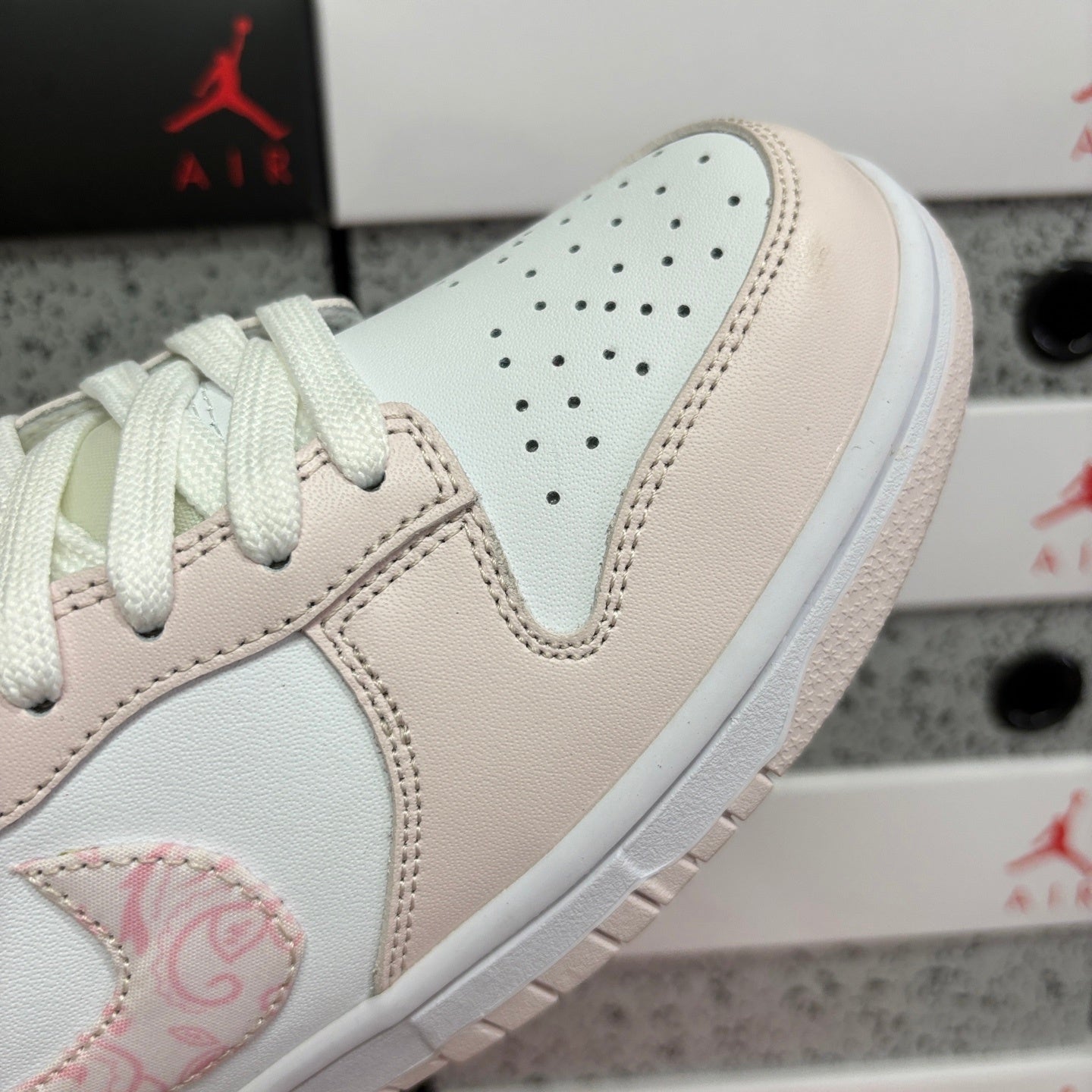 Nike Dunk pink flowers