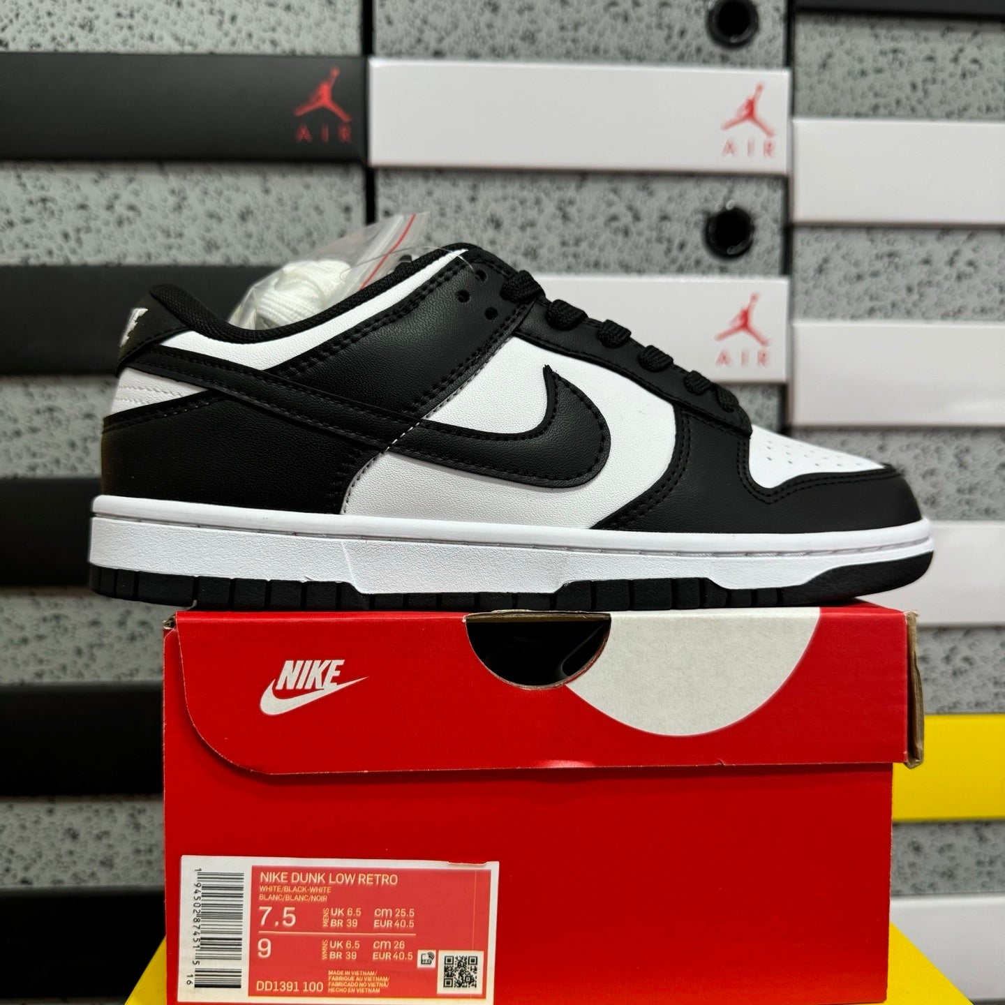 Nike Dunk black panda