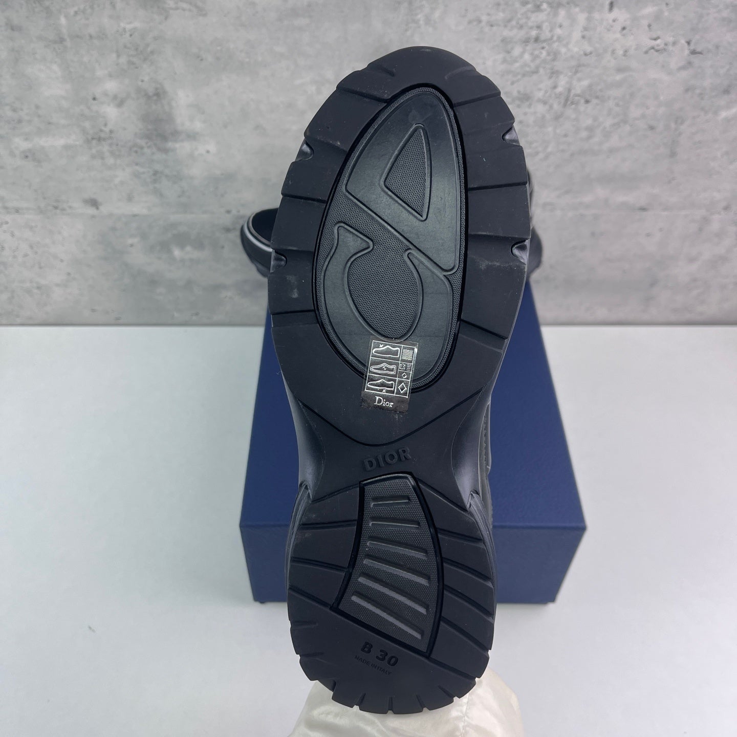 Dior B30
